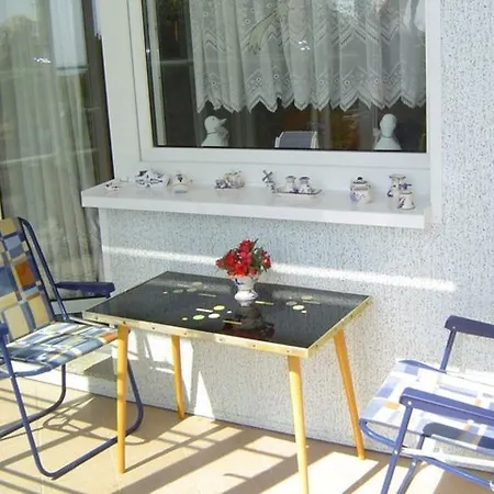 Ferienzimmer Kiesow 아파트 *